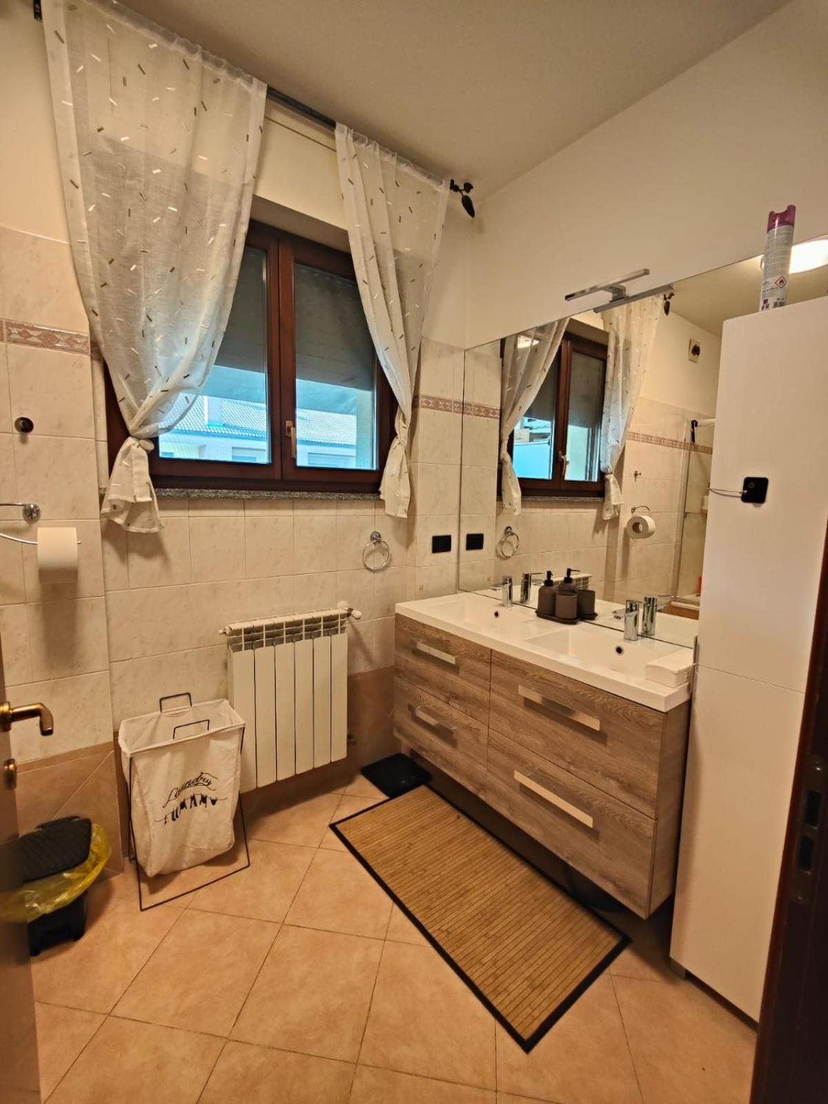 "Come A Casa" - Appartamento Gigi - Self Check In - Ospedale Humanitas - Forum Assago - Tram15 Rozzano Exterior photo